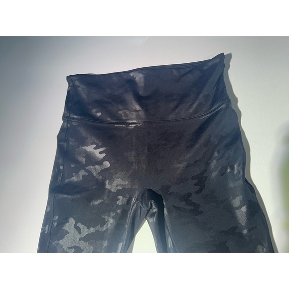SPANX Faux Leather Camo Leggings Black Matte Petite Small - Picture 7 of 8